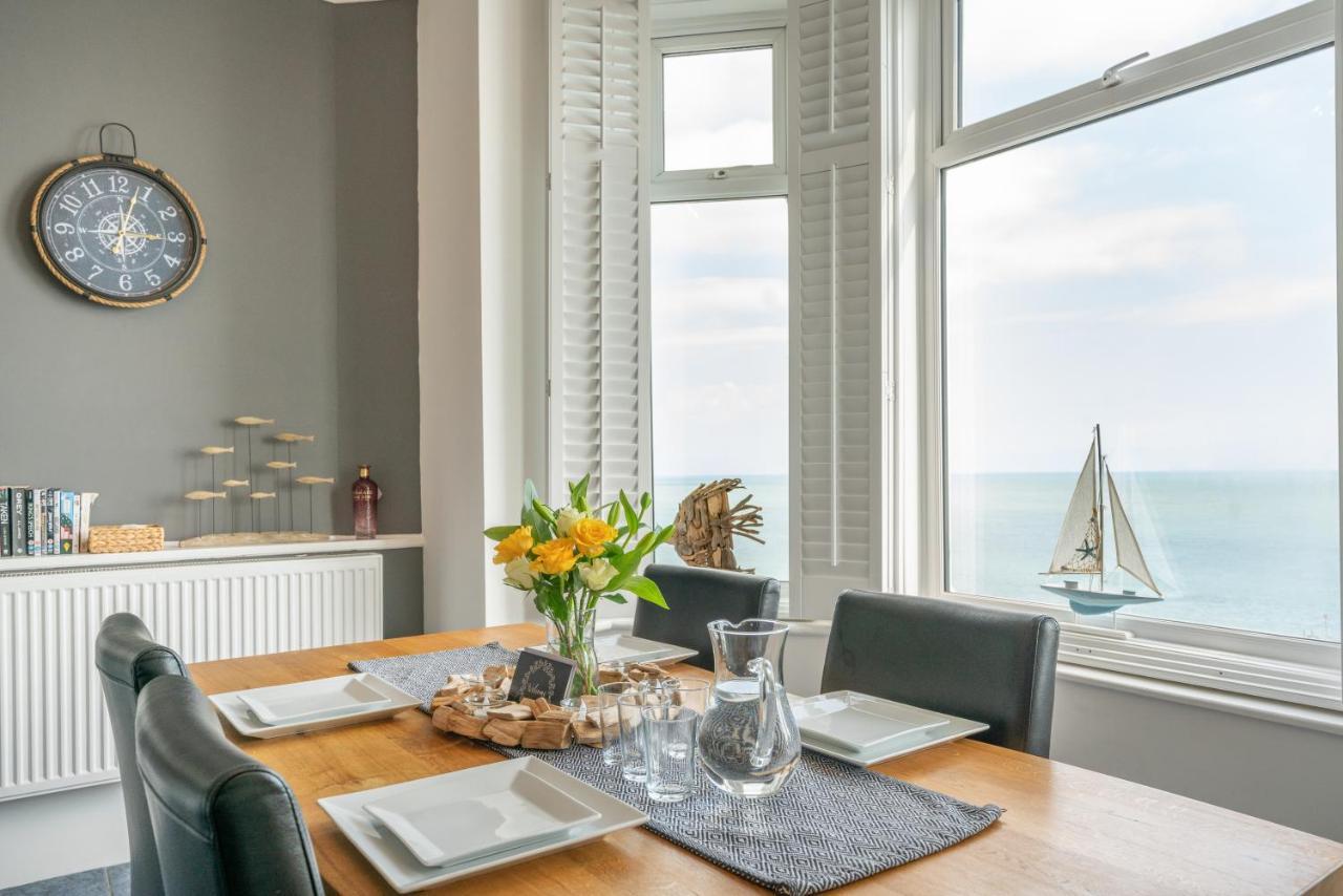Stunning sea views Ventnor Apartment Eksteriør bilde